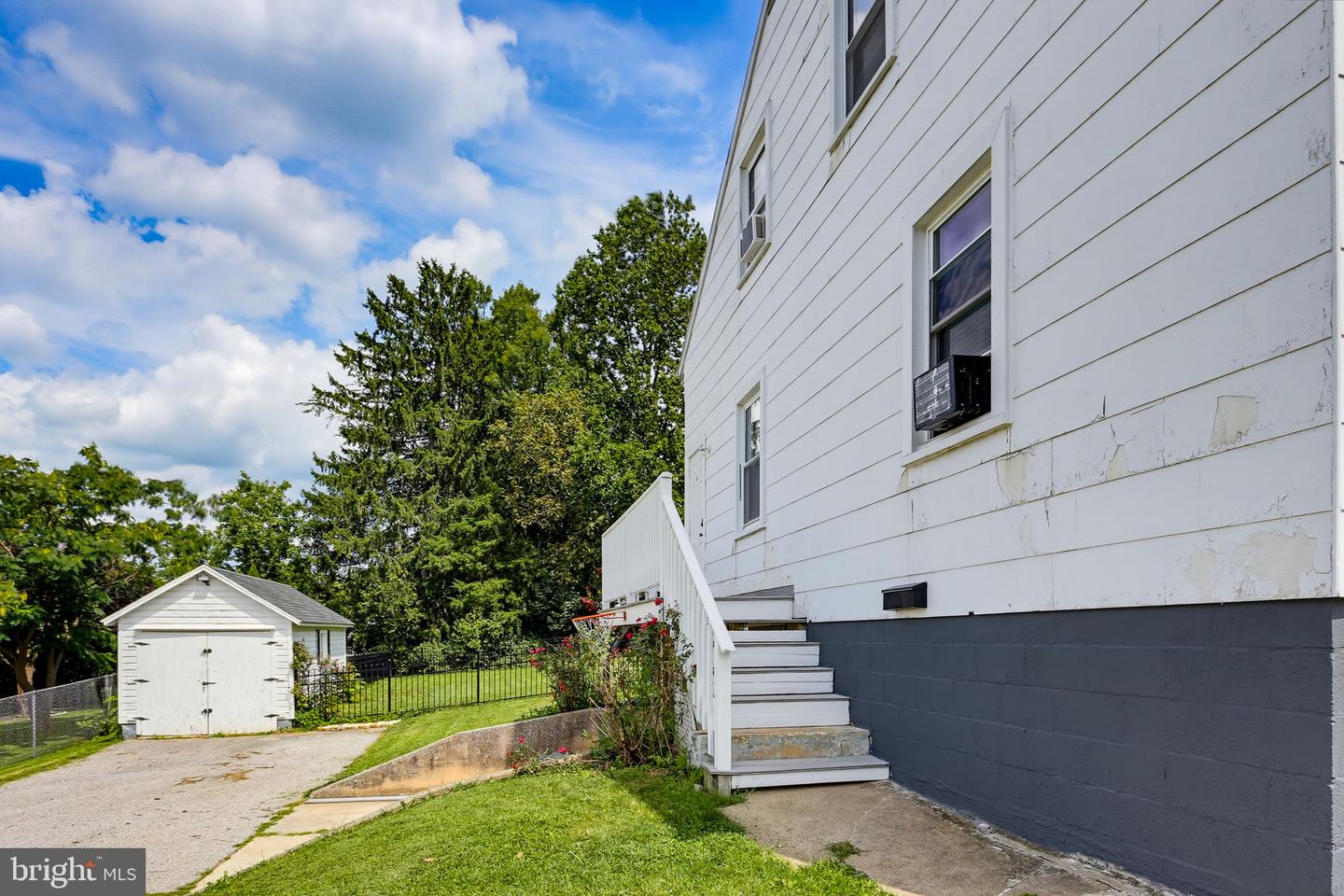 449 E Green St Property Photo 41