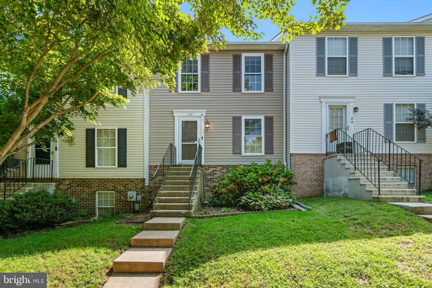 126 N TOWNE CT Property Photo 1