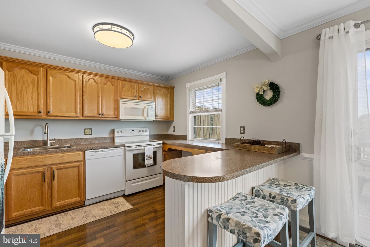 228 Alymer Ct Property Photo 8