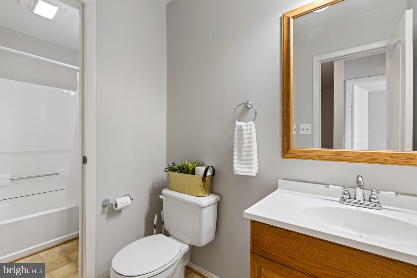 228 Alymer Ct Property Photo 16