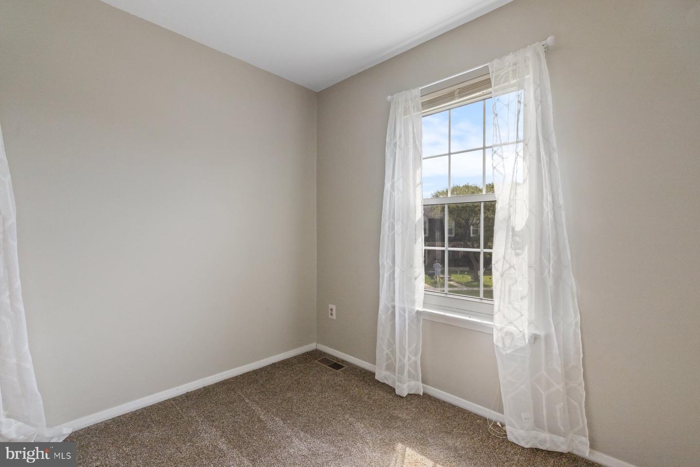 228 Alymer Ct Property Photo 18