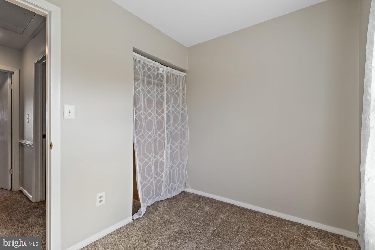 228 Alymer Ct Property Photo 19