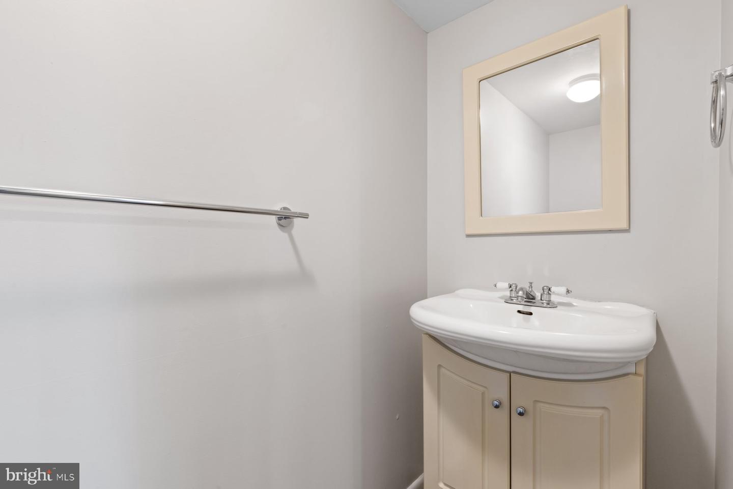 228 Alymer Ct Property Photo 26