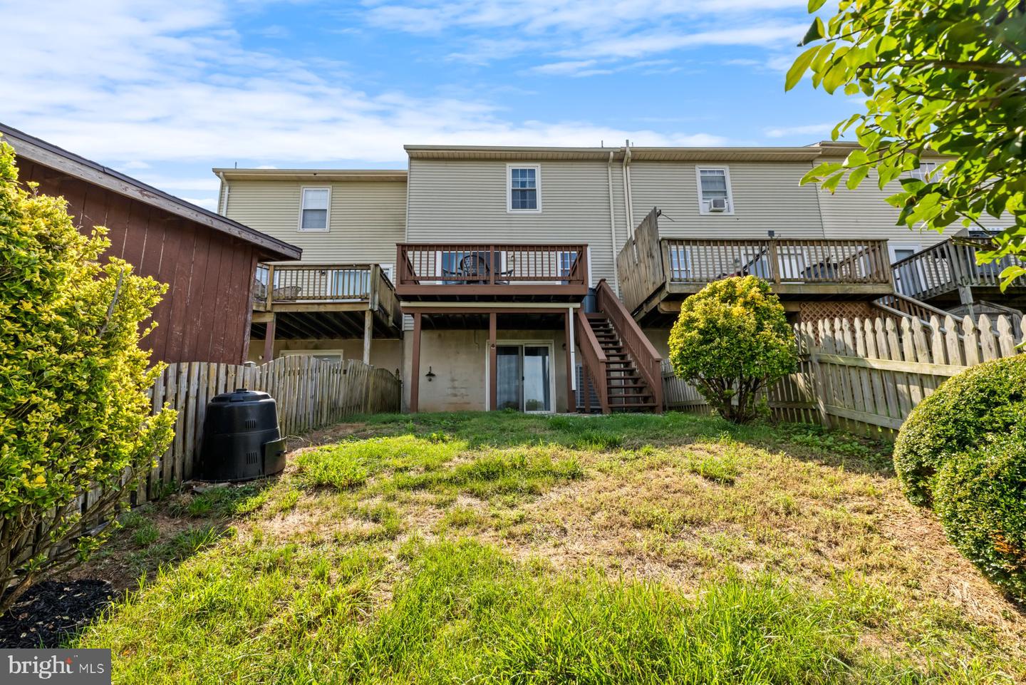 228 Alymer Ct Property Photo 29