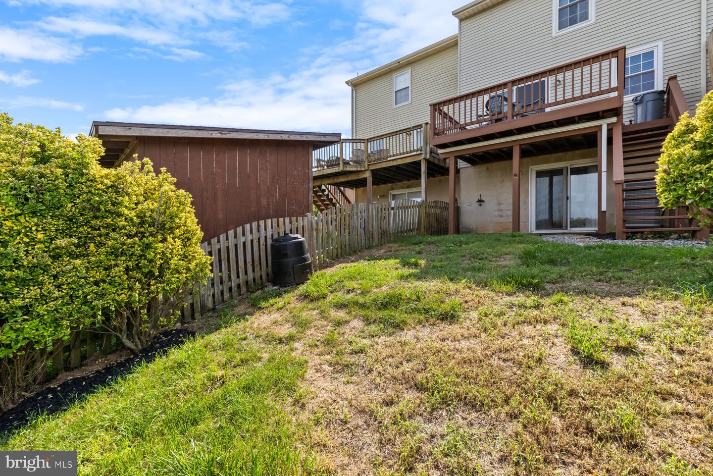 228 Alymer Ct Property Photo 30