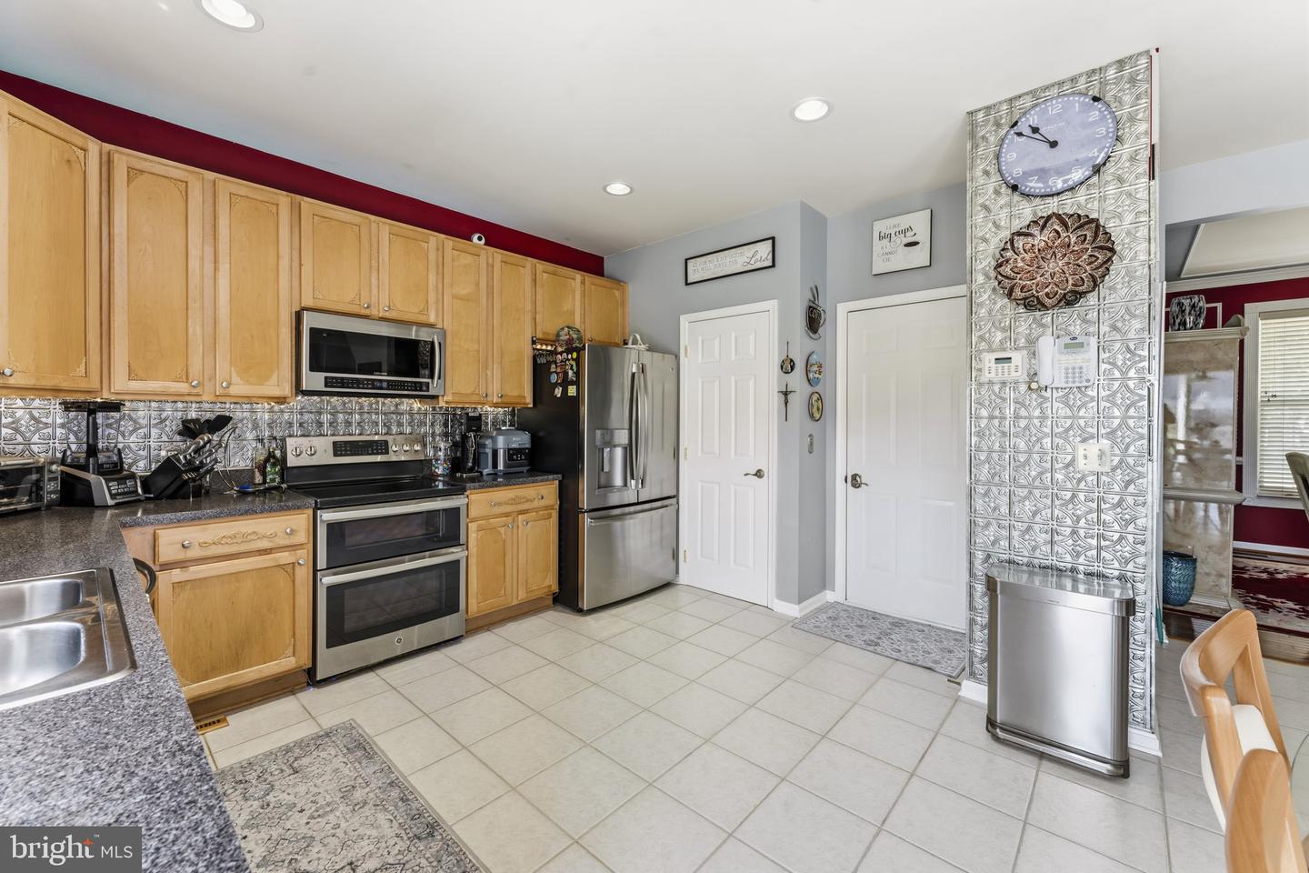 328 Kenan St Property Photo 43