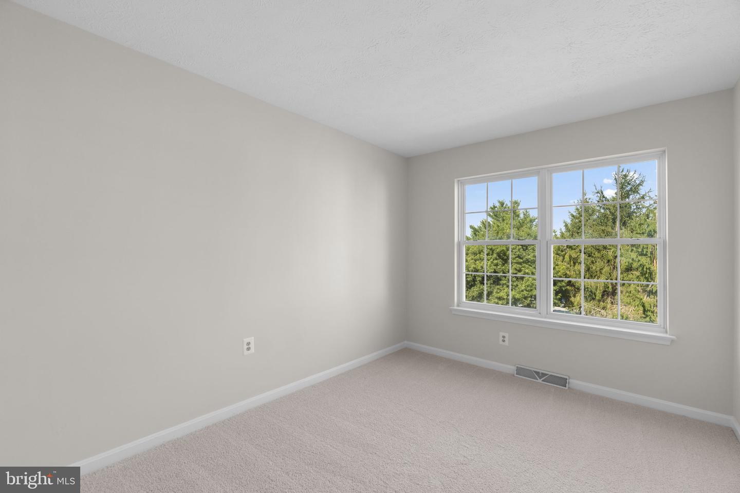 1161 Shortleaf Cir Property Photo 23