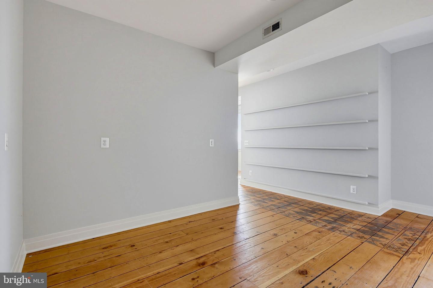 11 Liberty St Property Photo 16