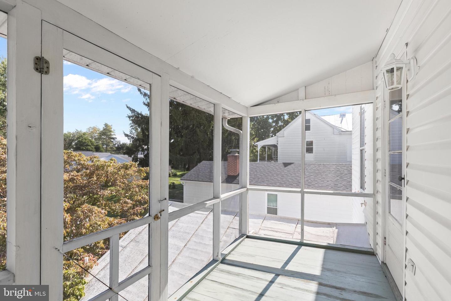17 Park Ave Property Photo 36