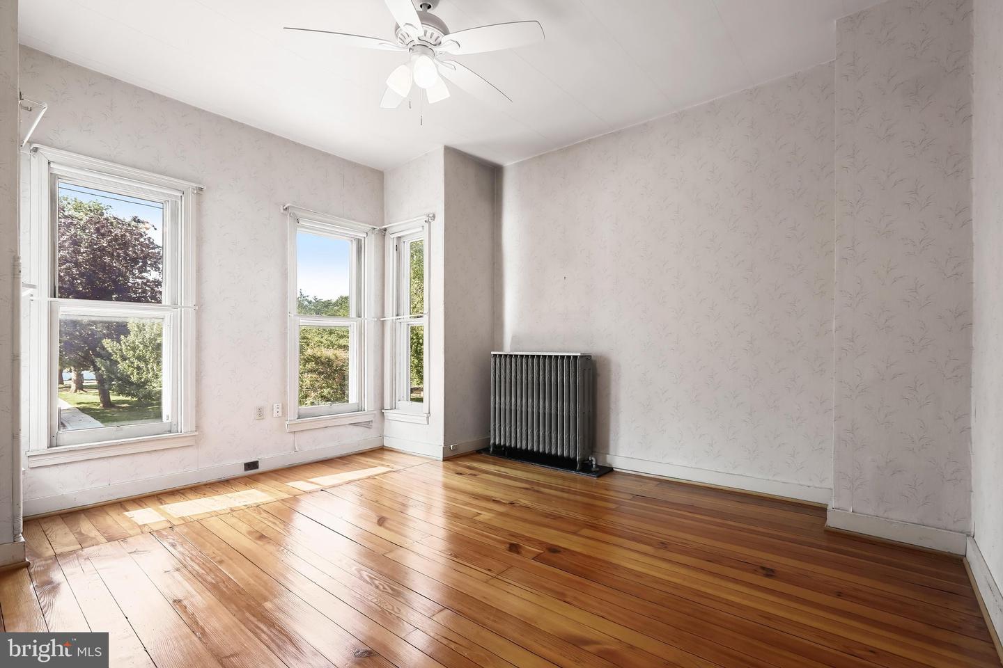 17 Park Ave Property Photo 41