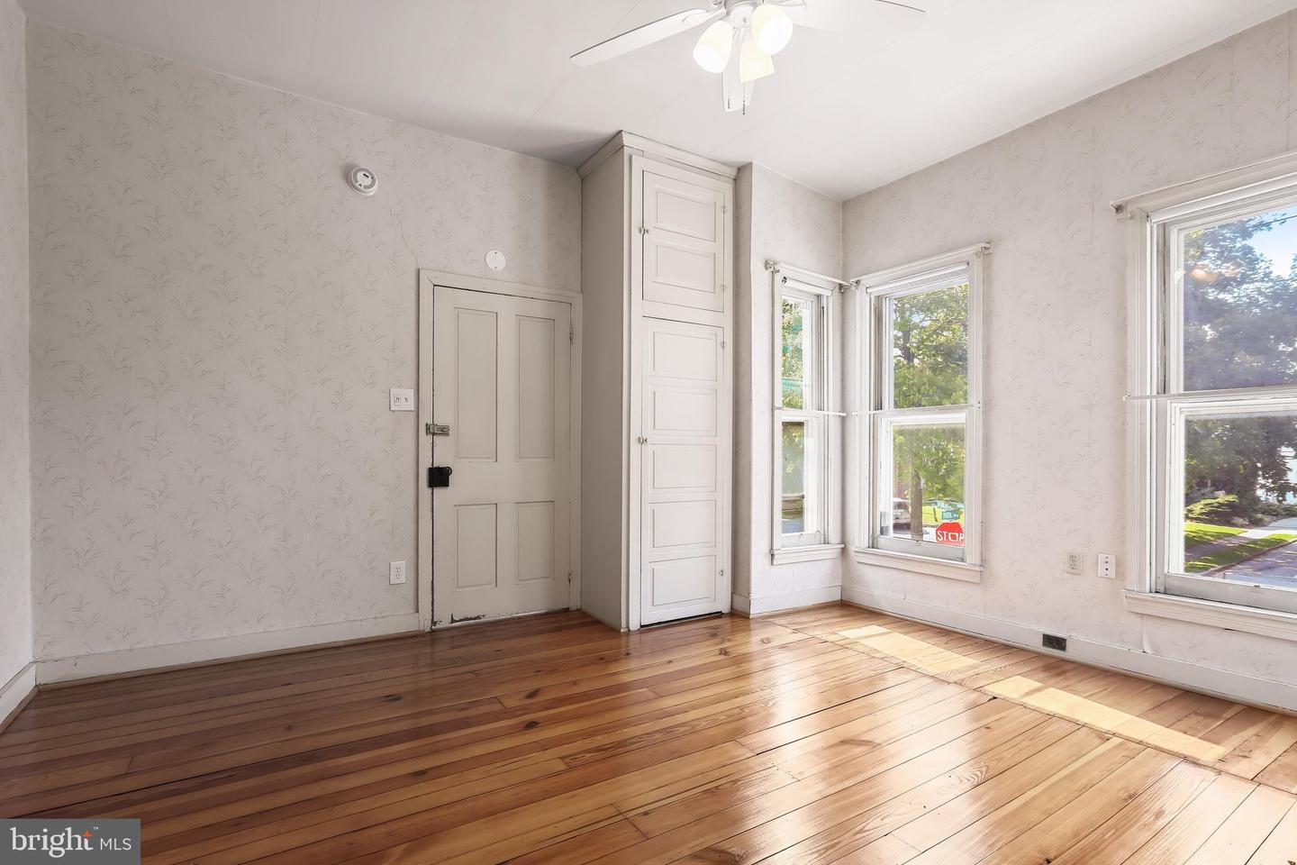 17 Park Ave Property Photo 42