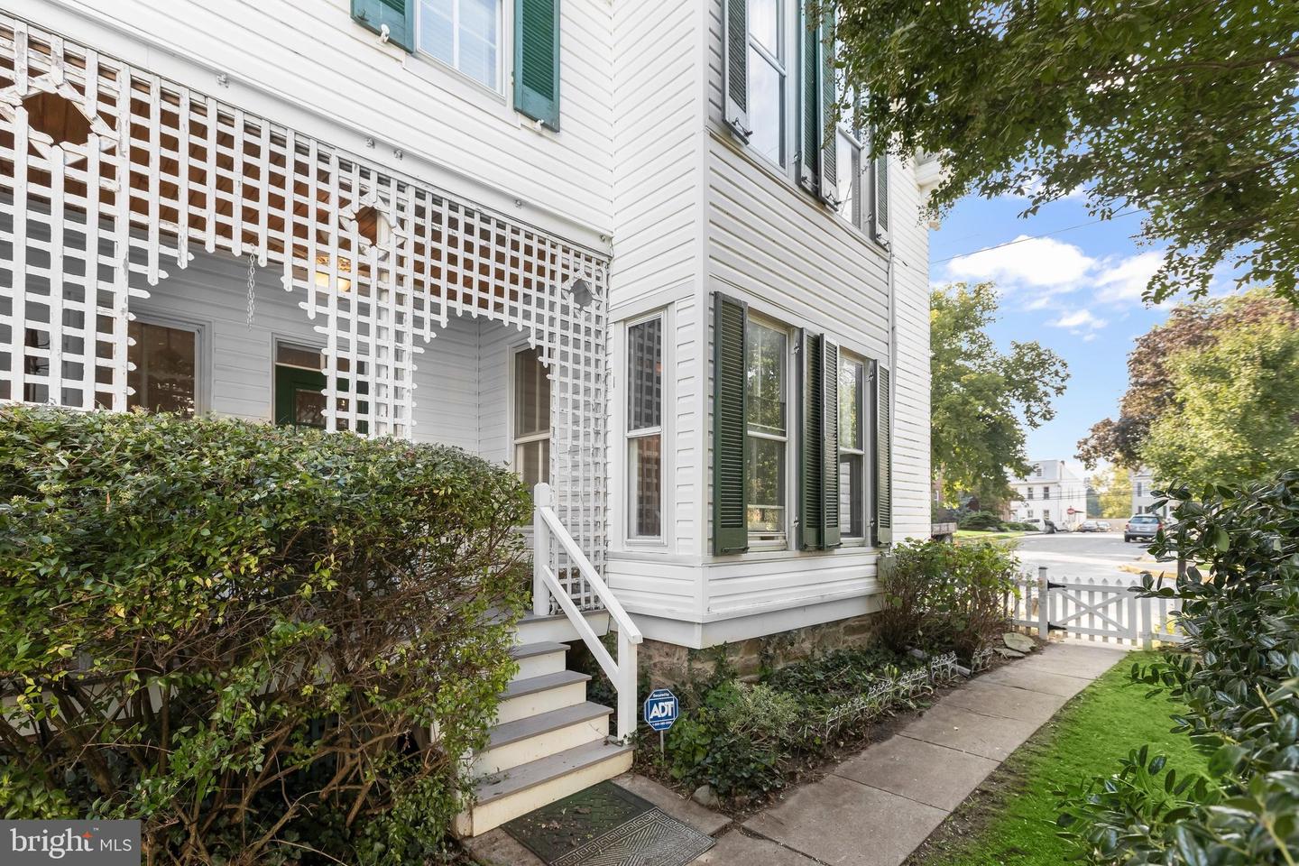 17 Park Ave Property Photo 58