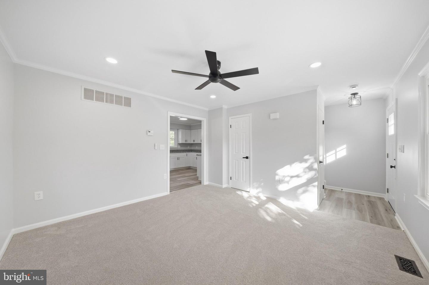 409 Windy Knoll Dr Property Photo 4