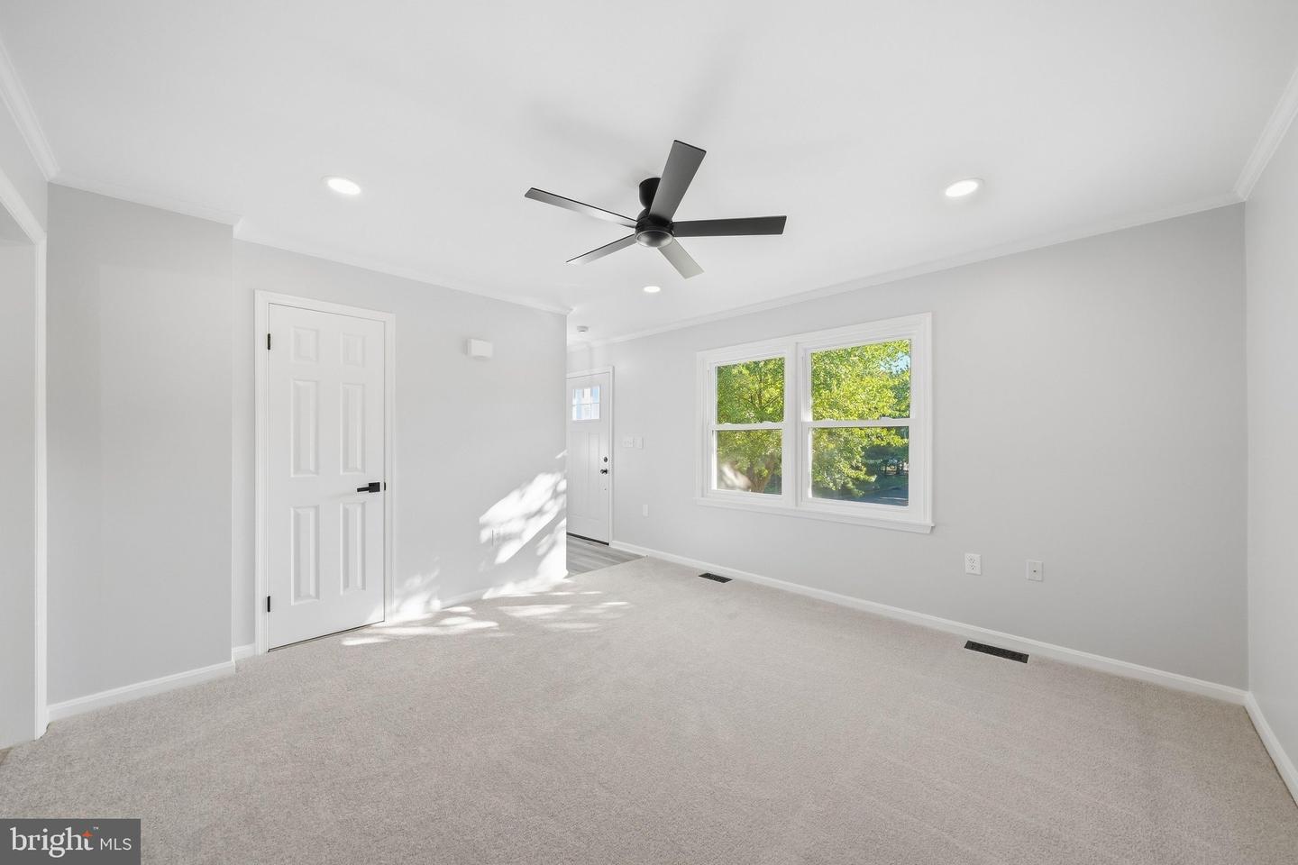 409 Windy Knoll Dr Property Photo 5