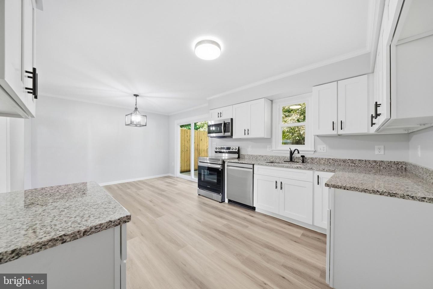 409 Windy Knoll Dr Property Photo 11