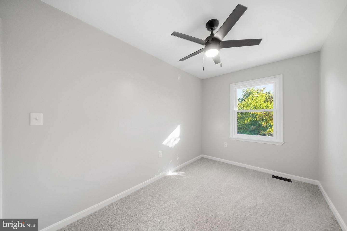 409 Windy Knoll Dr Property Photo 22