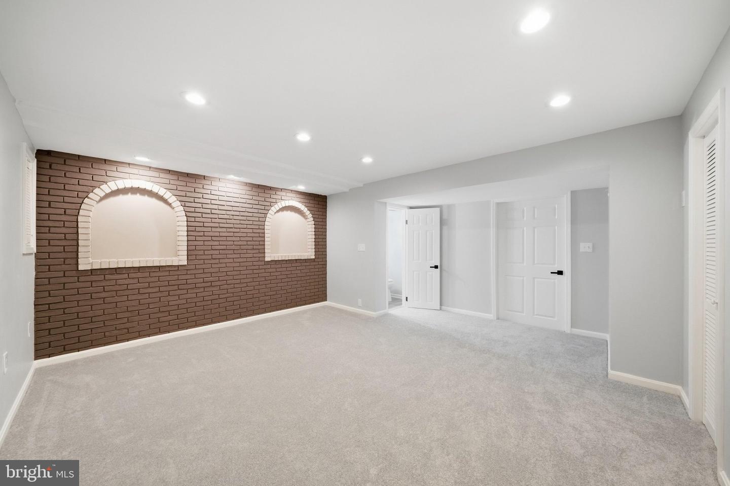 409 Windy Knoll Dr Property Photo 31