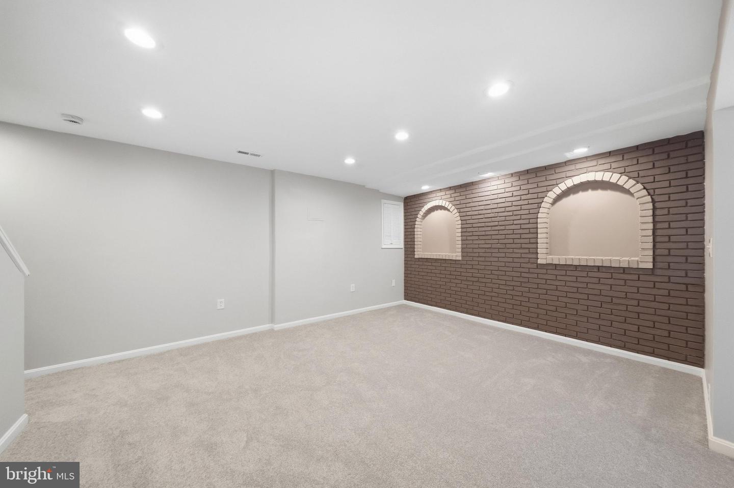 409 Windy Knoll Dr Property Photo 33