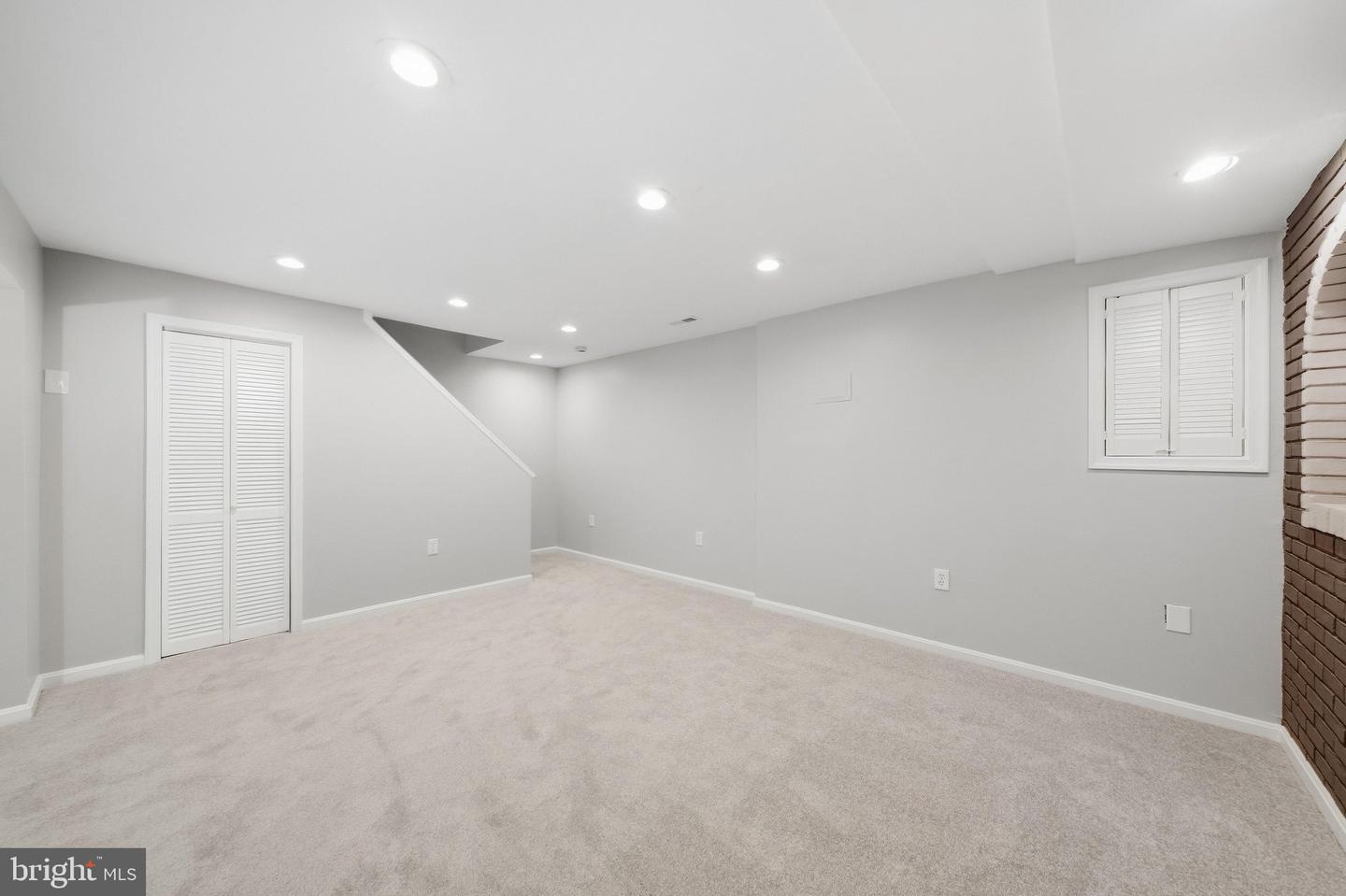 409 Windy Knoll Dr Property Photo 34