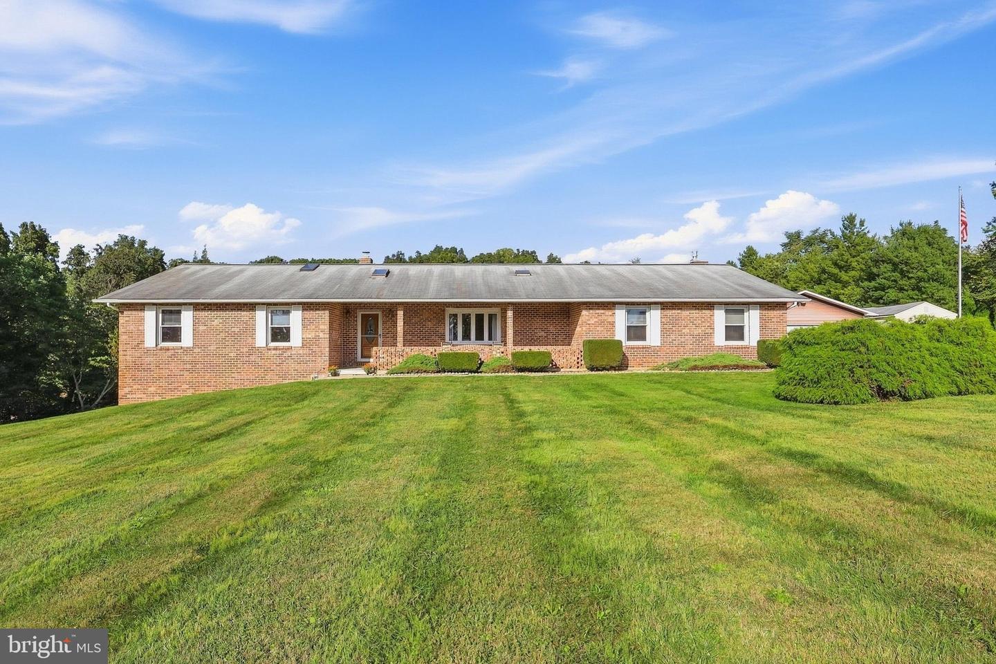 1716 Gablehammer Rd Property Photo 1