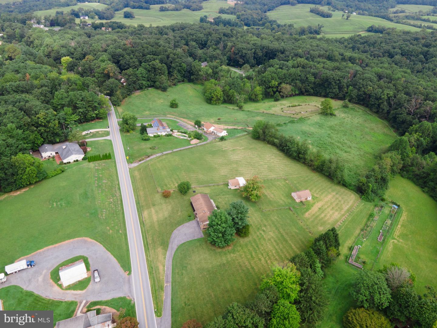 946 Stone Rd Property Photo 2
