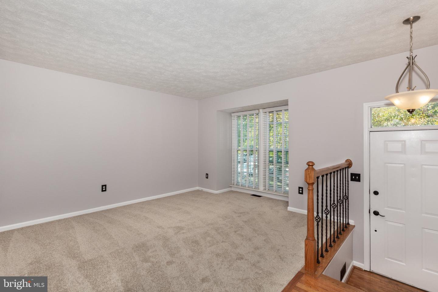 367 Doral Ct Property Photo 8