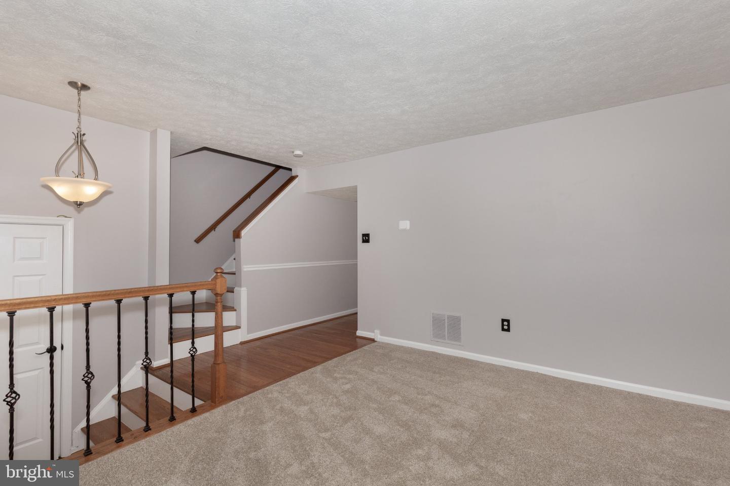 367 Doral Ct Property Photo 9