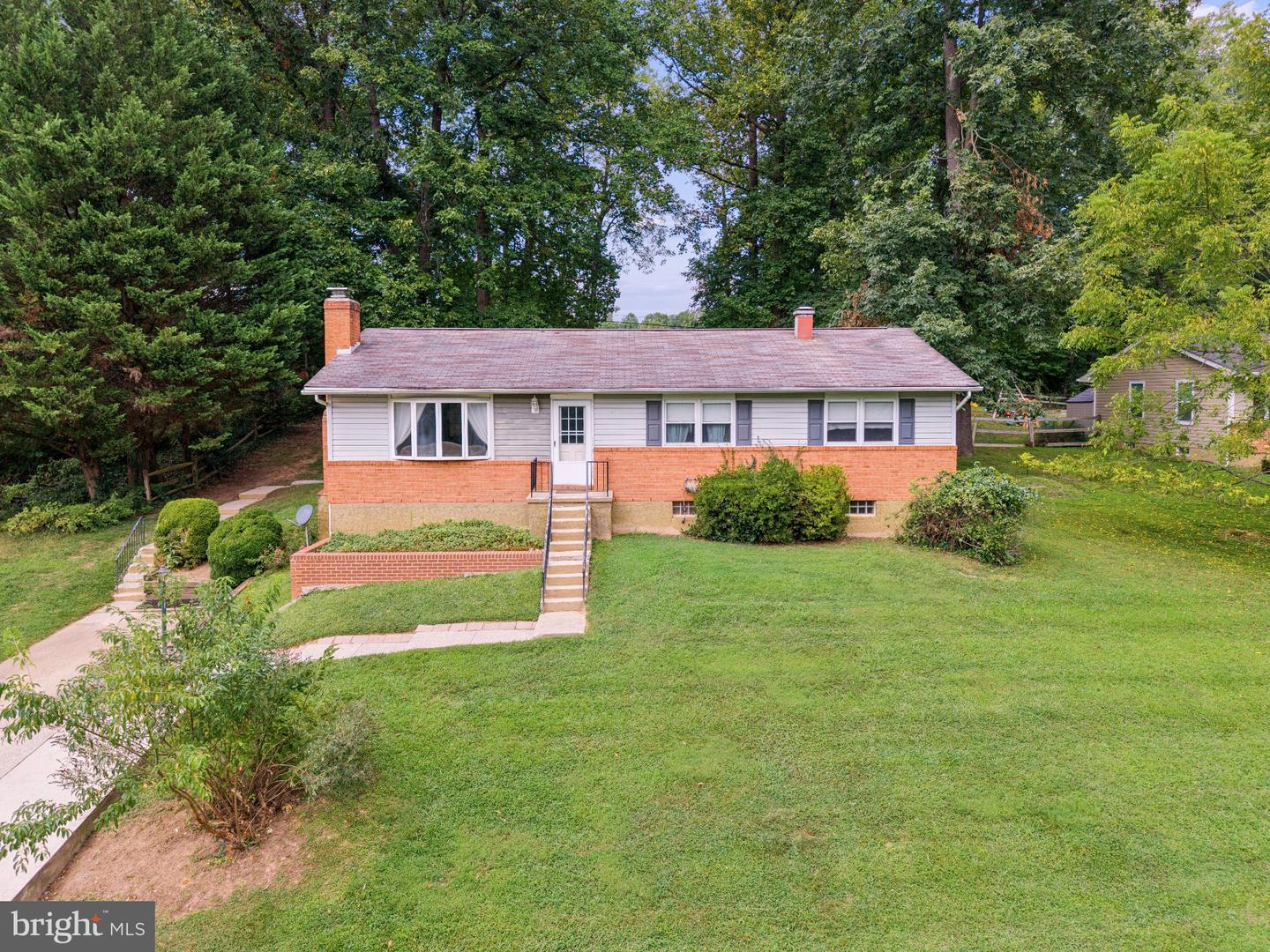 6414 Locust Ln Property Photo 1