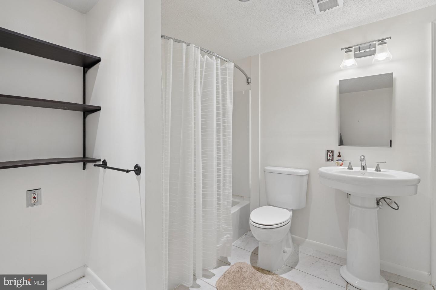 6414 Locust Ln Property Photo 20