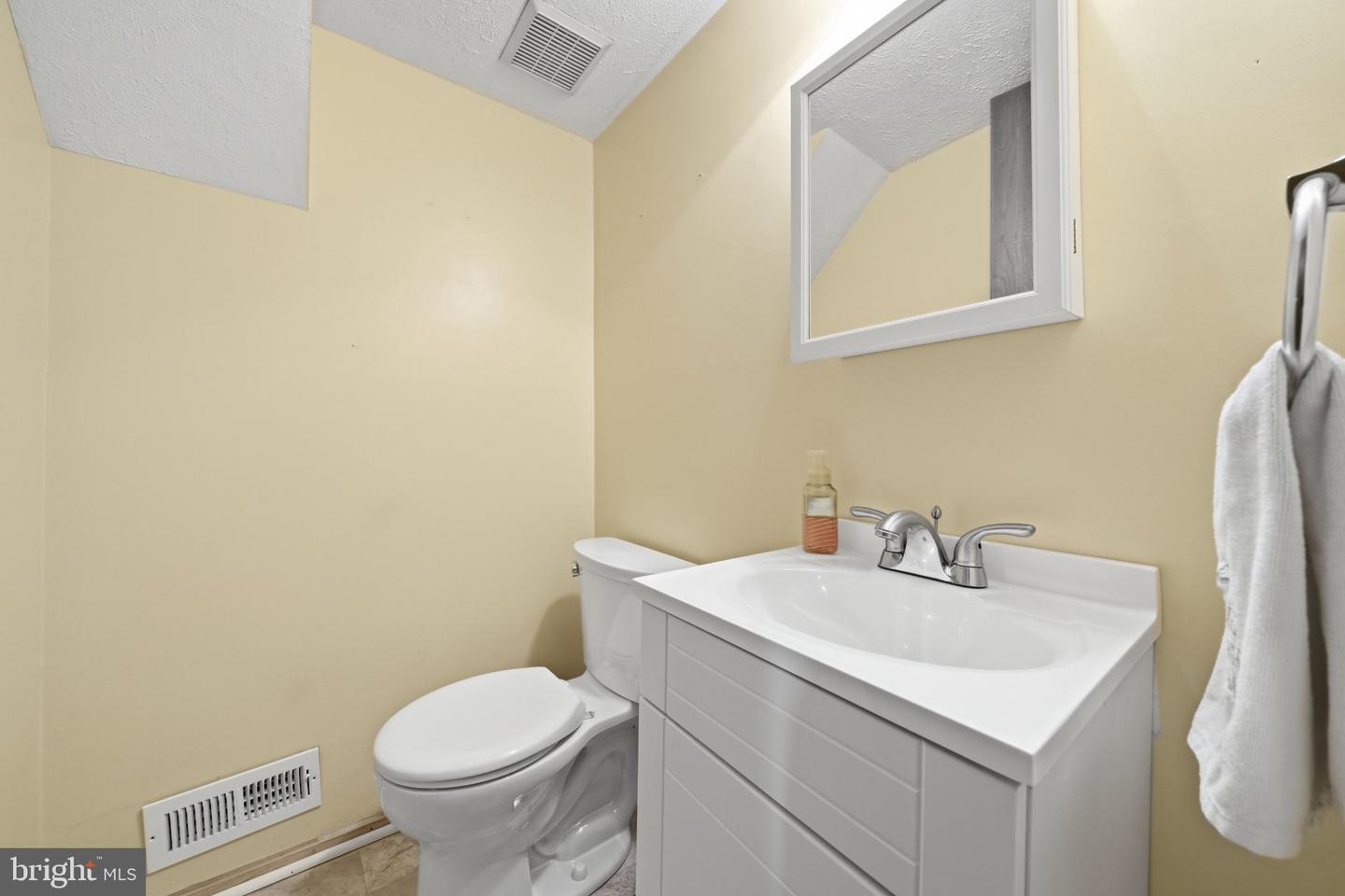 6608 Phaedra Ct Property Photo 28