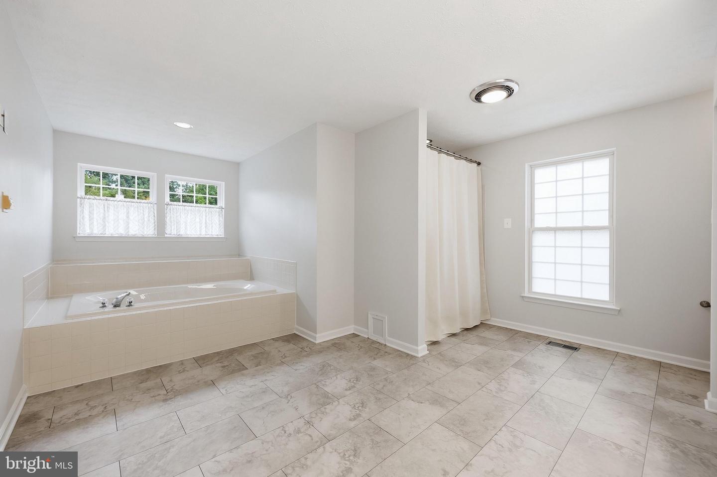 376 Winged Foot Dr Property Photo 34