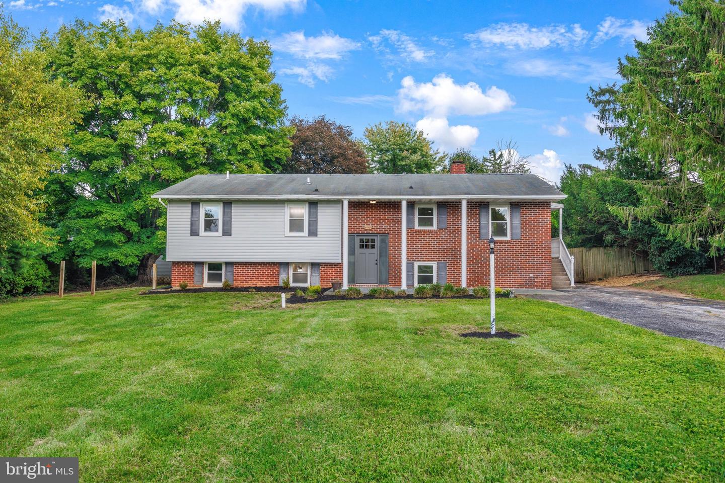 4903 Oriole Ct Property Photo 1