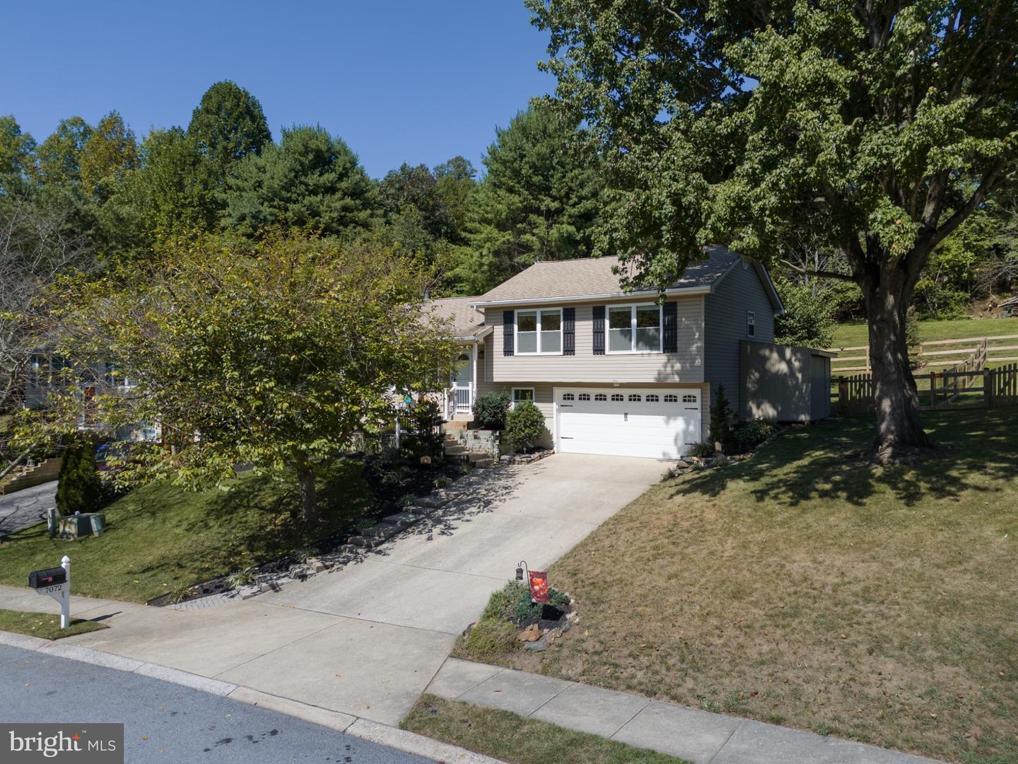 7072 Melstone Valley Way Property Photo 3