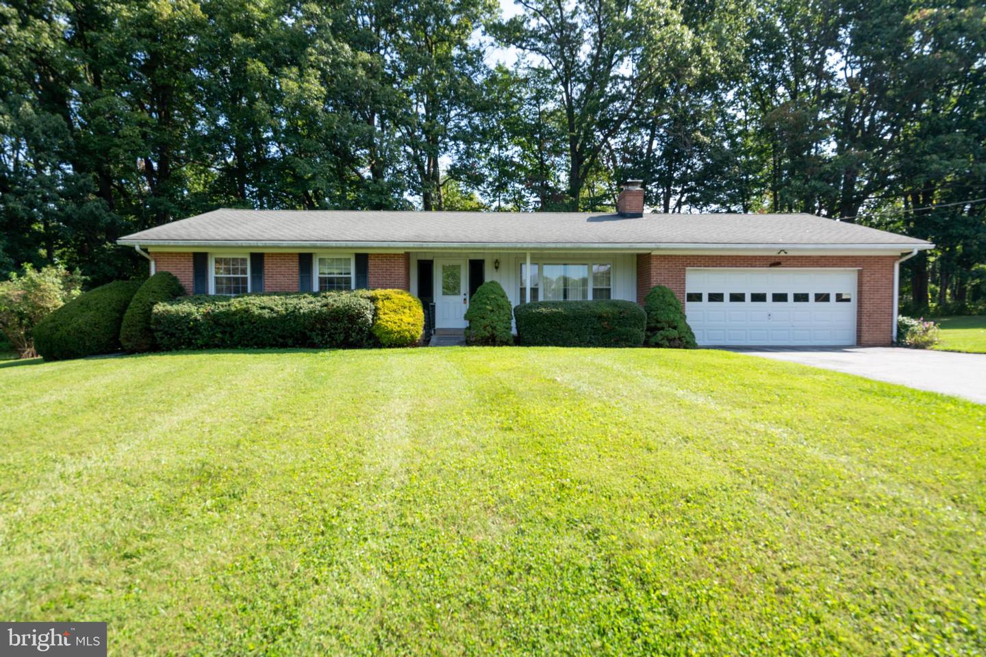915 Trevanion Property Photo 1