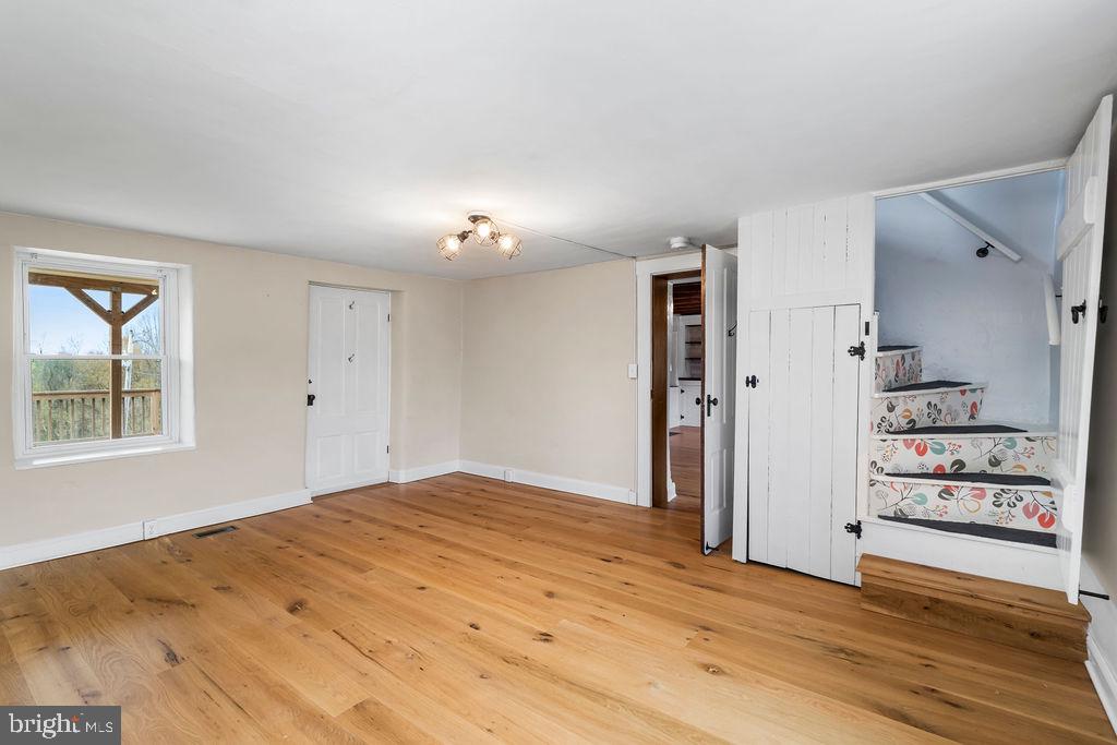MDCR2037840 Property Photo 9
