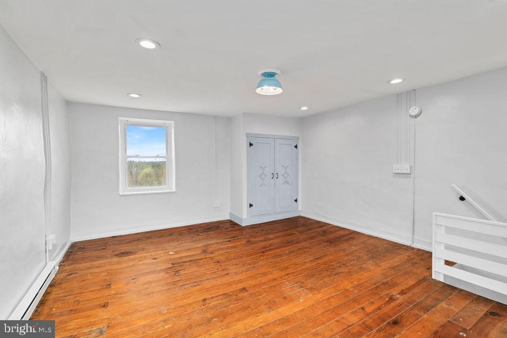 MDCR2037840 Property Photo 10