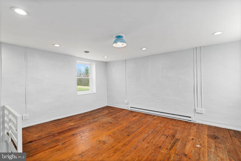 MDCR2037840 Property Photo 11