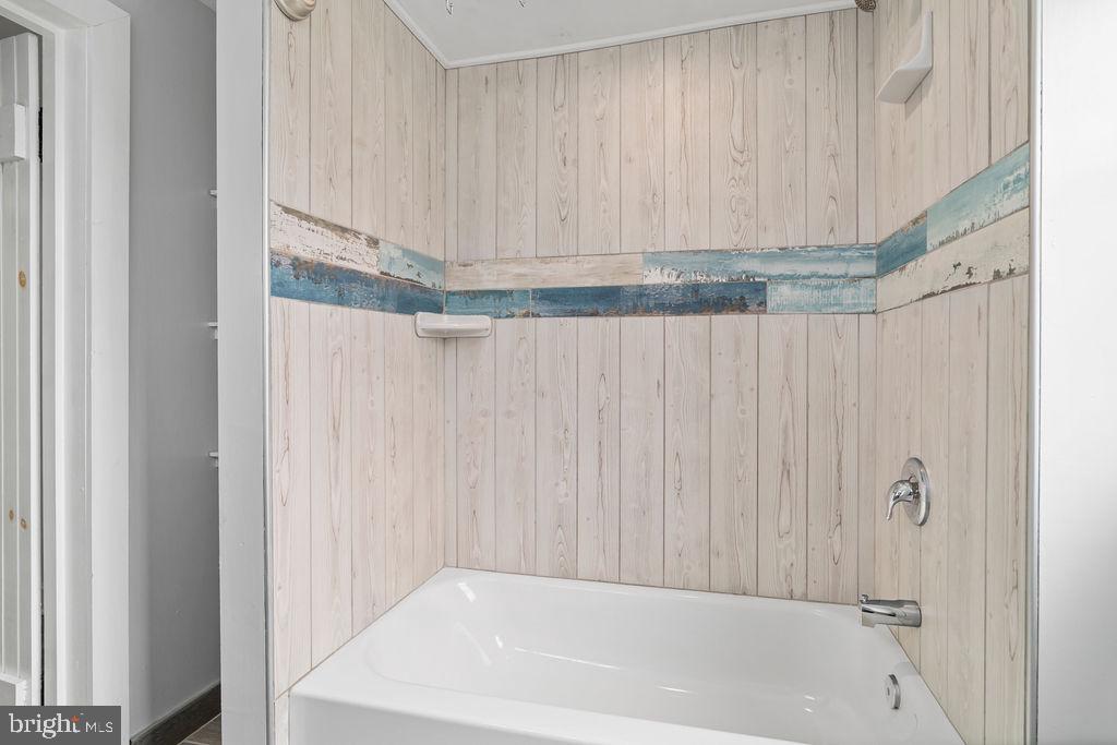 MDCR2037840 Property Photo 19