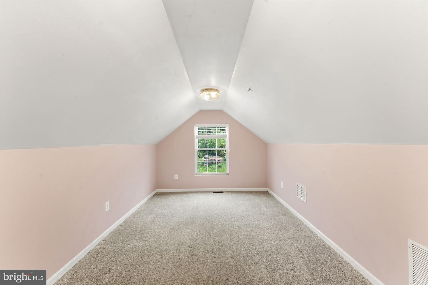 1010 Pleasant Valley Rd Property Photo 19