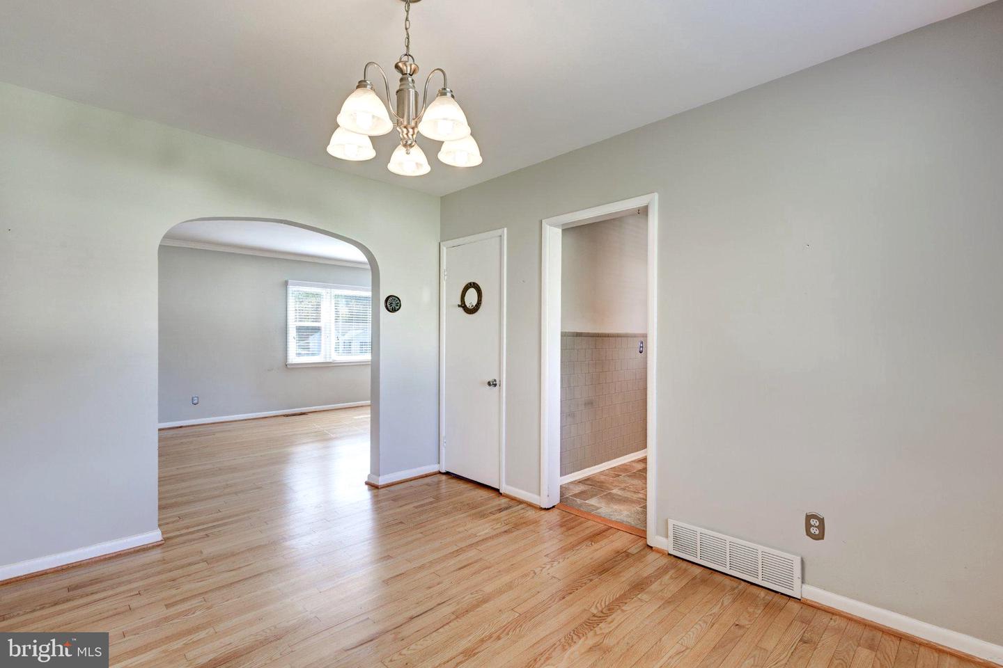 428 Maple Ave Property Photo 5