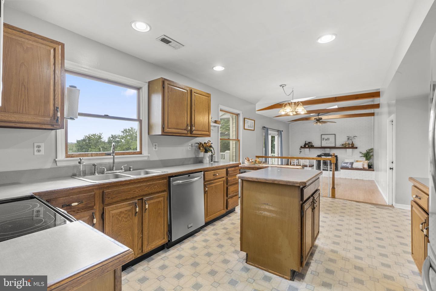 3050 Hooper Rd Property Photo 12