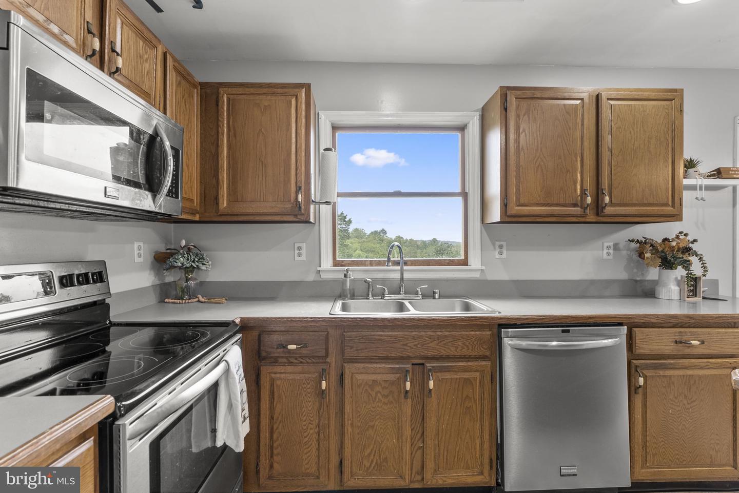 3050 Hooper Rd Property Photo 13