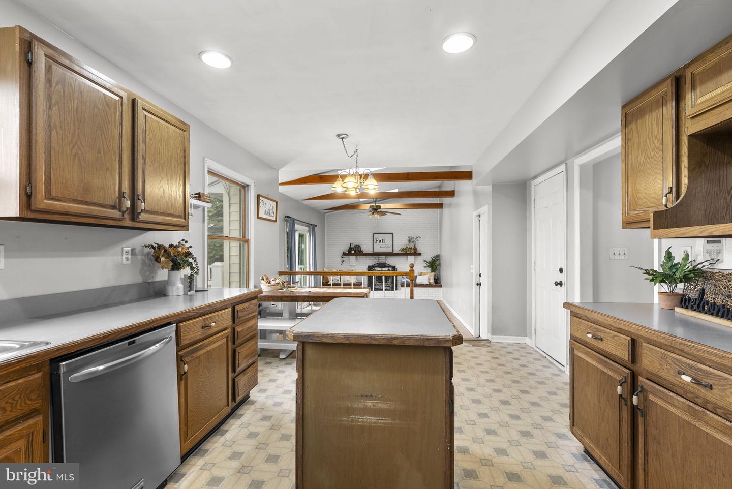3050 Hooper Rd Property Photo 14