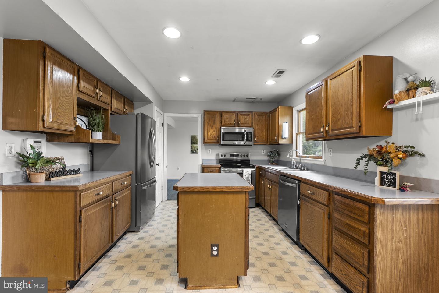3050 Hooper Rd Property Photo 17