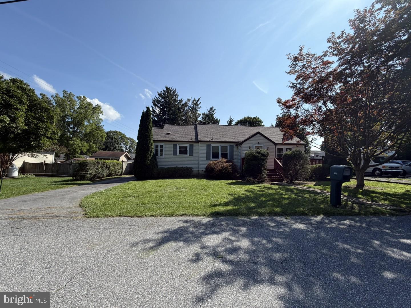 108 PARADISE AVE Property Photo 1