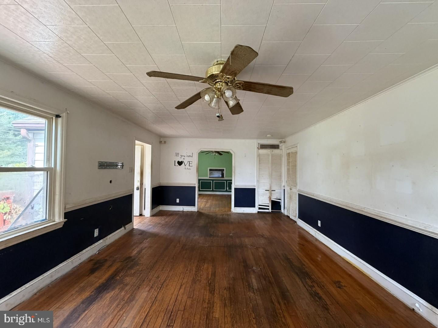 108 Paradise Ave Property Photo 3