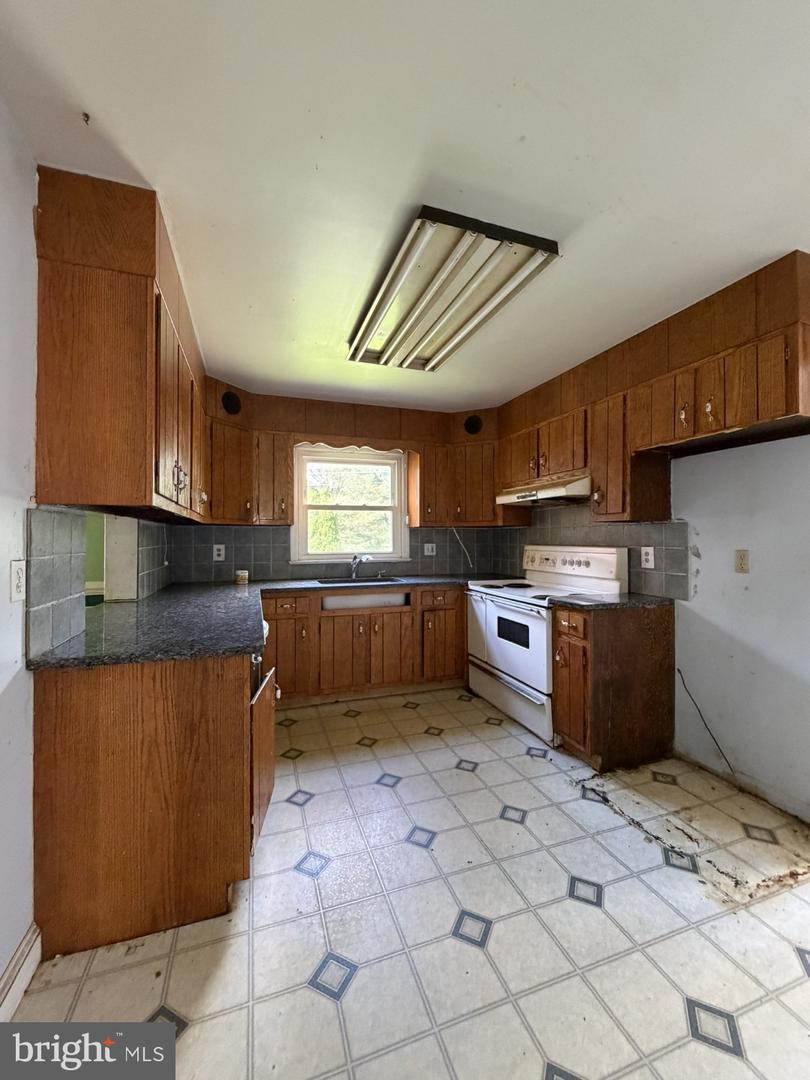 108 Paradise Ave Property Photo 5