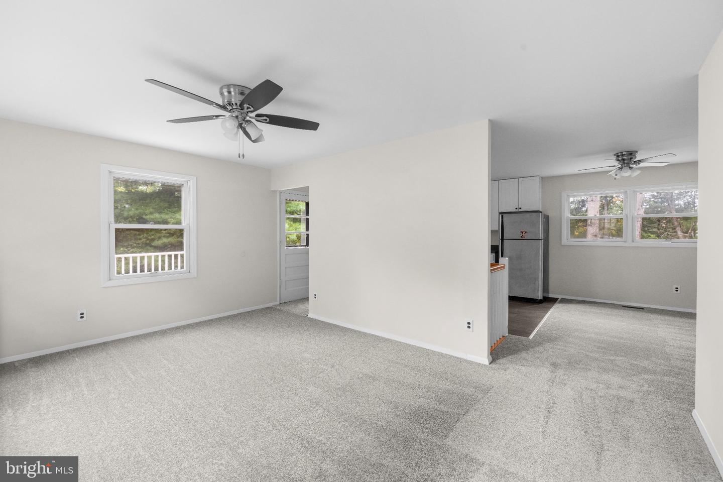 1512 Carriage Hill Dr Property Photo 3