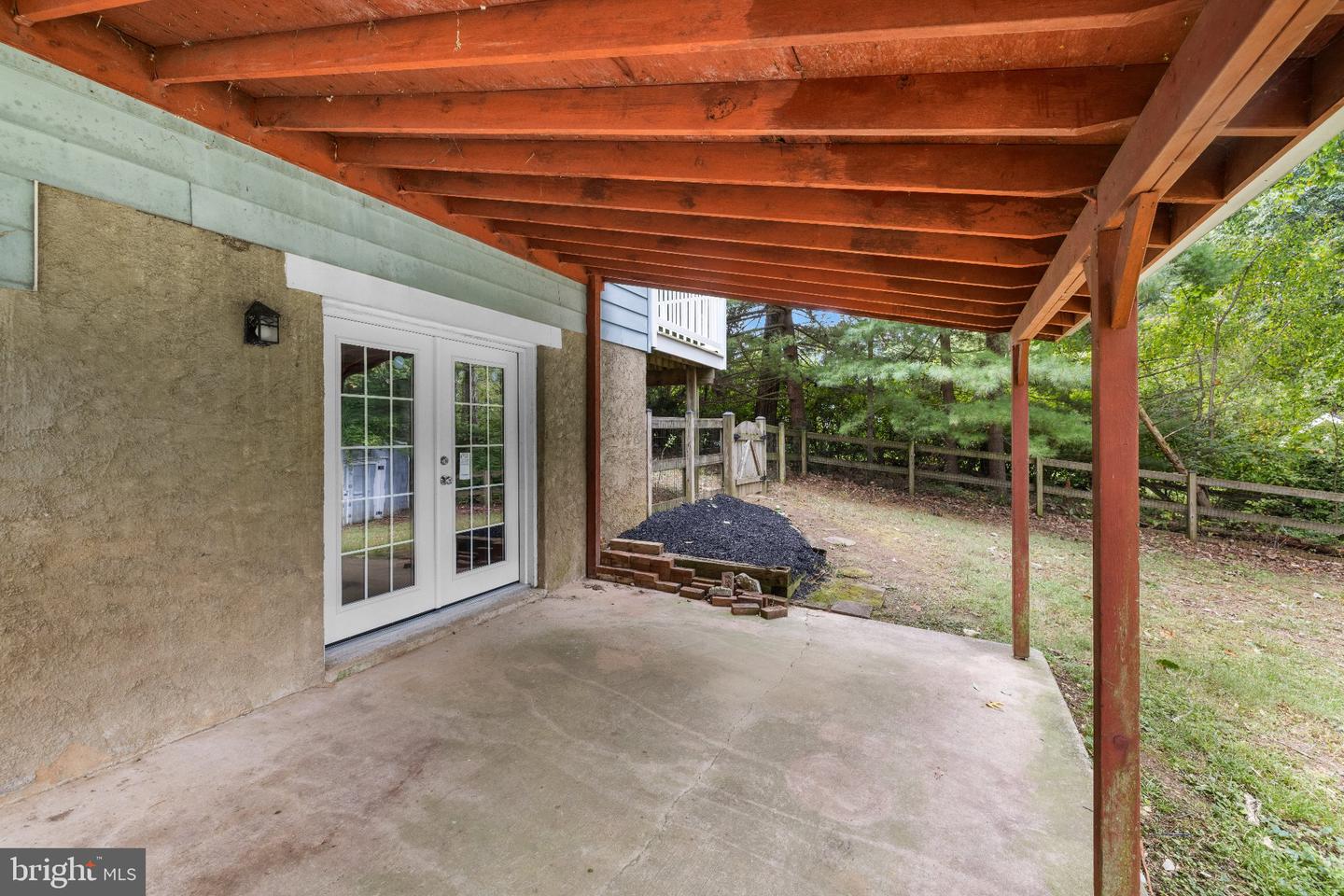 1512 Carriage Hill Dr Property Photo 21