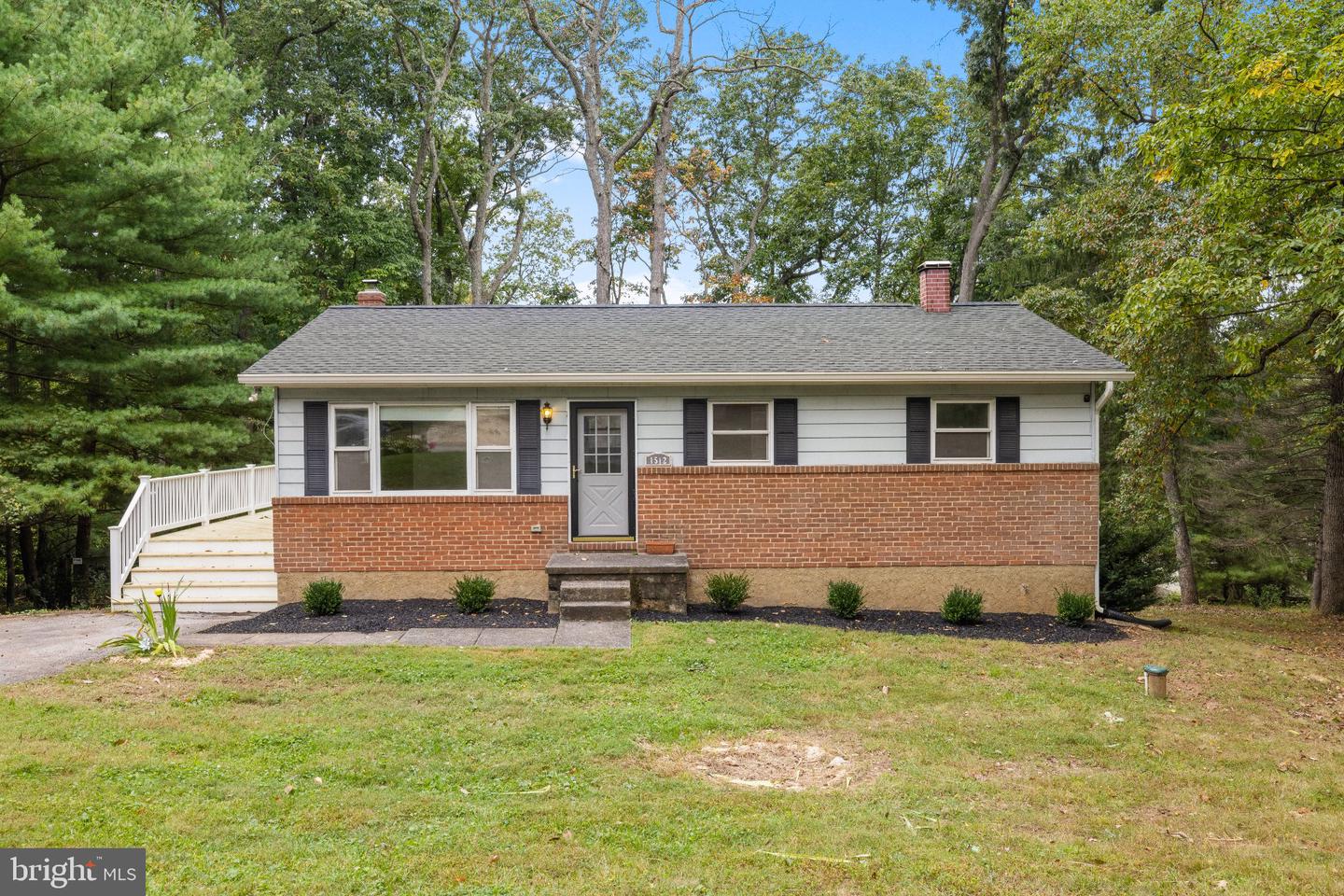 1512 Carriage Hill Dr Property Photo 27